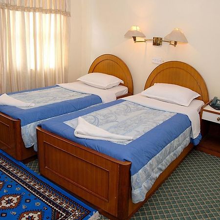 Hotel Blue Heaven Покхара Екстер'єр фото