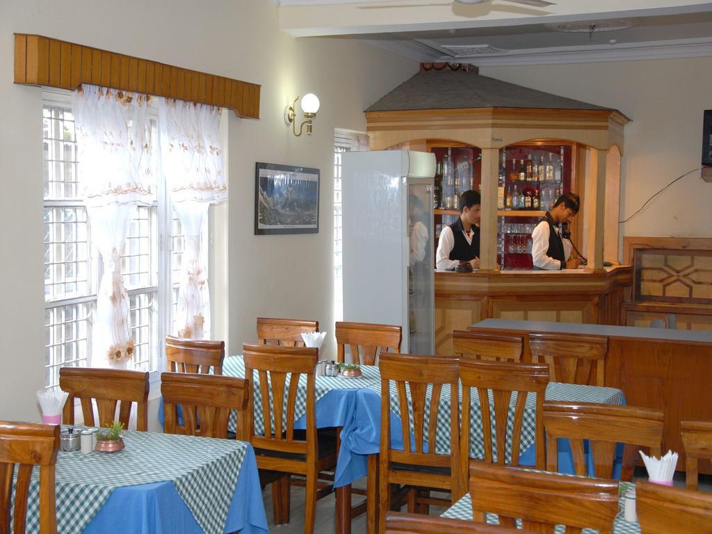 Hotel Blue Heaven Покхара Екстер'єр фото
