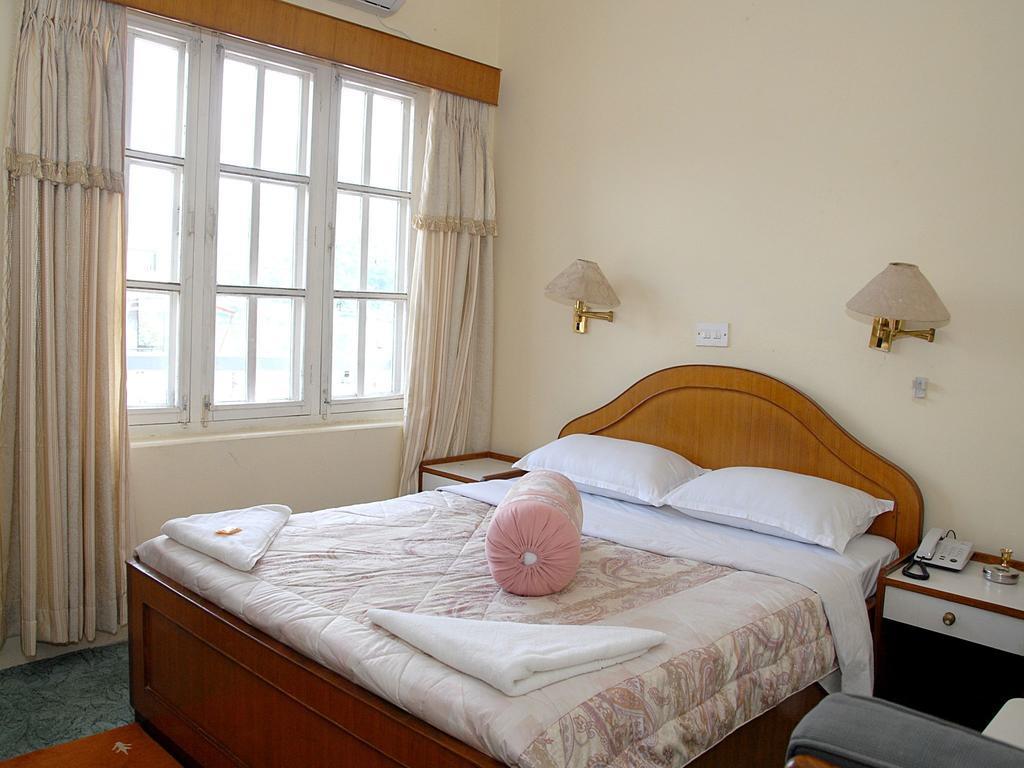 Hotel Blue Heaven Покхара Екстер'єр фото